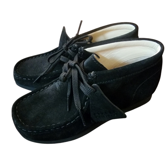 Clark Wallabee Black Suede Child 2 - Picture 1 of 3
